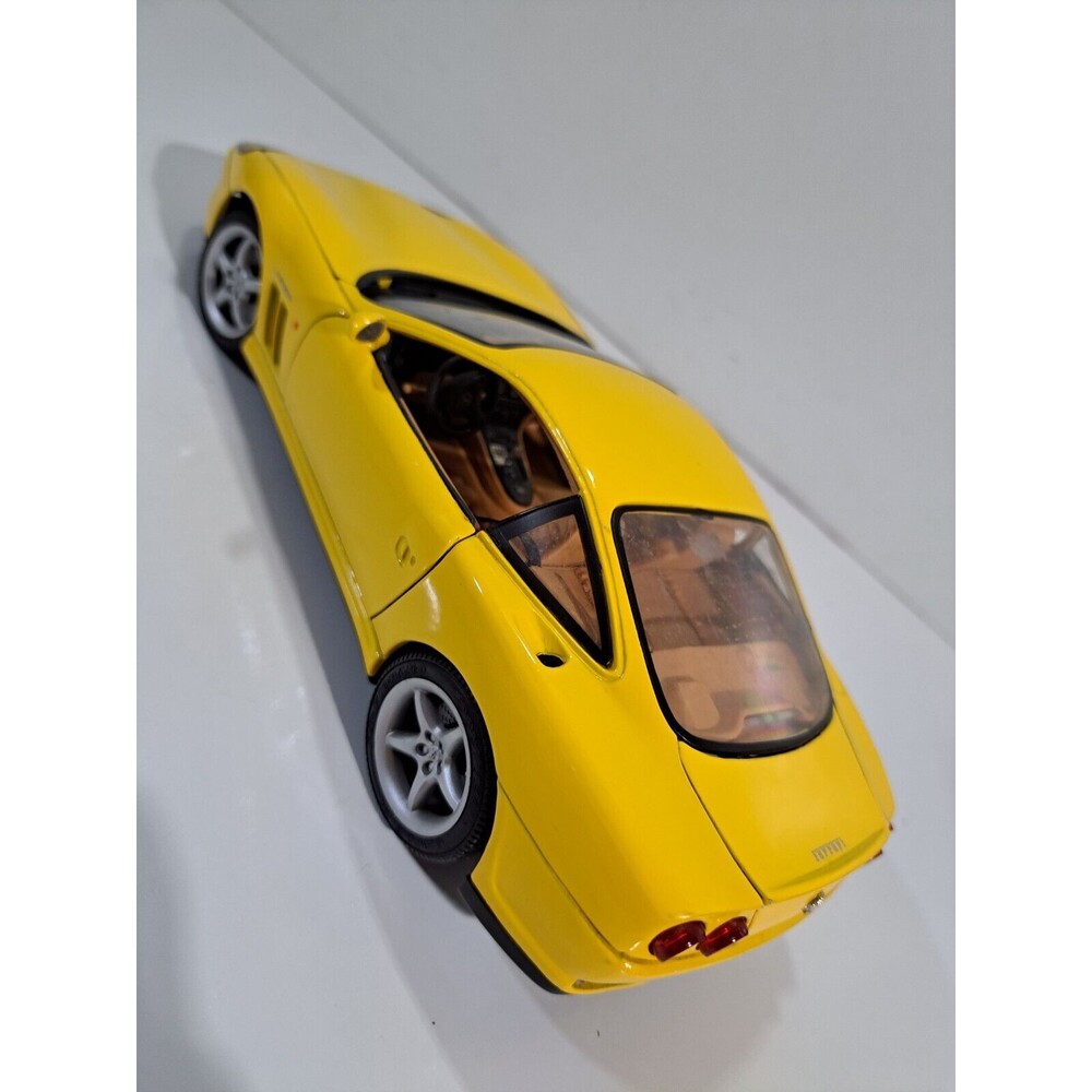 Maisto 1:18 Scale Die Cast Ferrari 550 Maranello Supercar - Picture 3 of 12